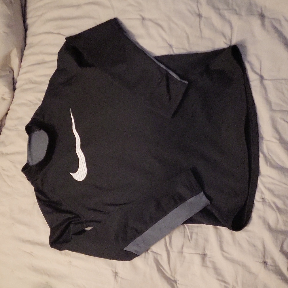Nike Boys Dri-Fit shirt sz XL black